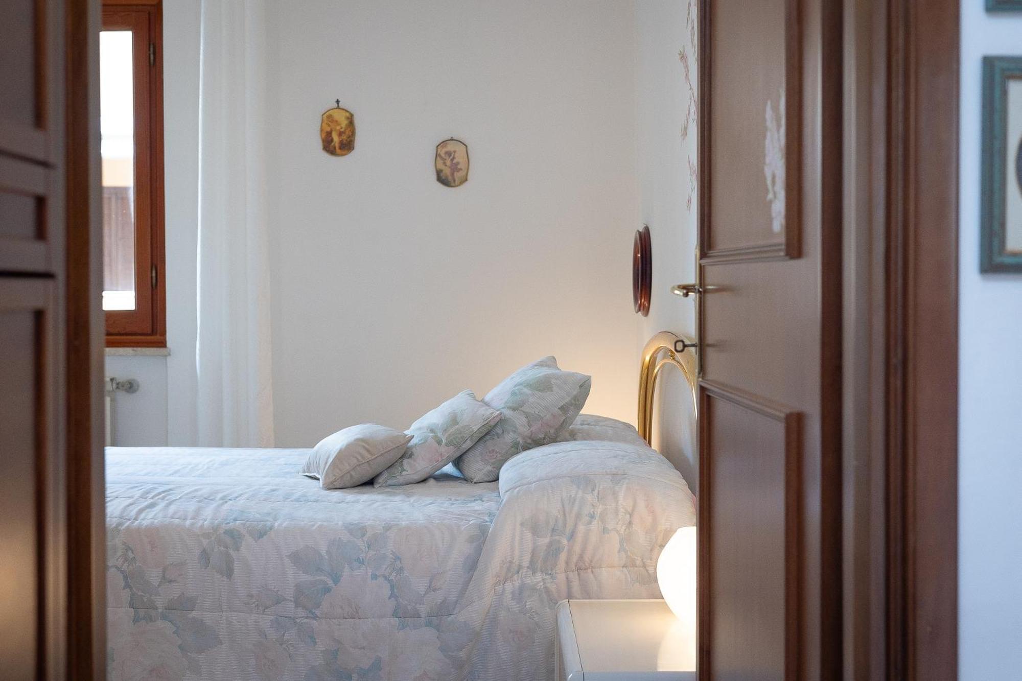 Casa Lu By Rental In Rome ลาดิสโปลี ภายนอก รูปภาพ